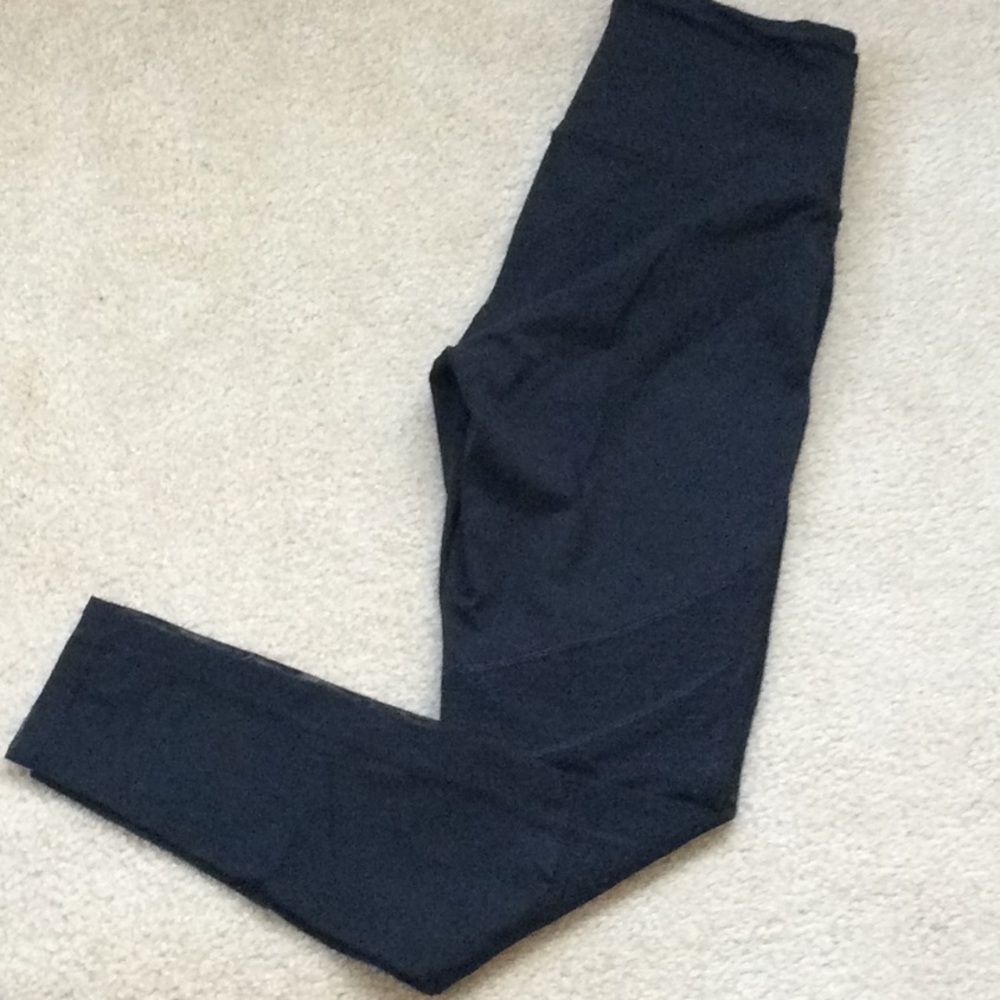 Victoria’s Secret sport mesh legging